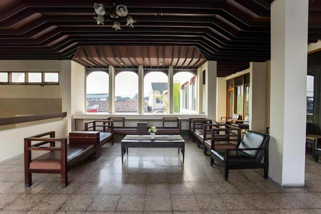 Super Oyo 1046 Omah Pathok Hotel Jogjakarta Buitenkant foto