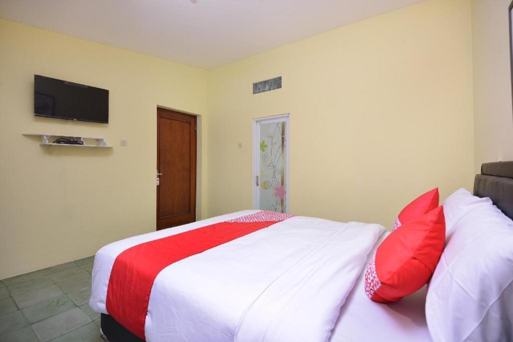Super Oyo 1046 Omah Pathok Hotel Jogjakarta Buitenkant foto