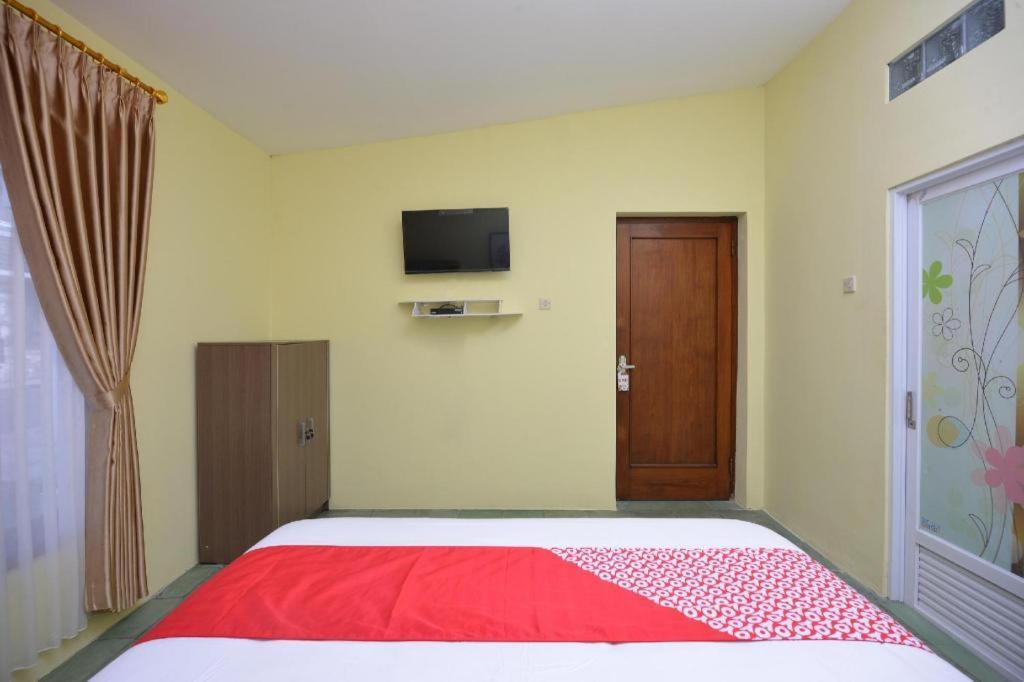 Super Oyo 1046 Omah Pathok Hotel Jogjakarta Buitenkant foto