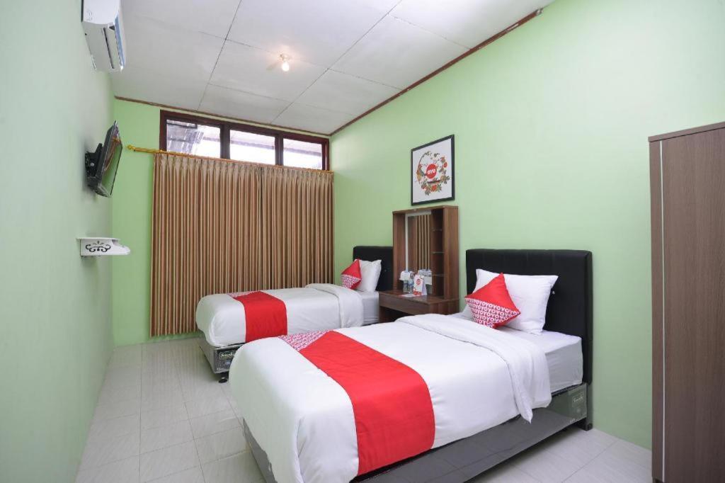 Super Oyo 1046 Omah Pathok Hotel Jogjakarta Buitenkant foto