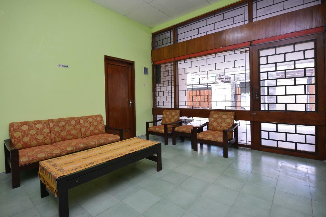 Super Oyo 1046 Omah Pathok Hotel Jogjakarta Buitenkant foto